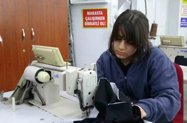 Bu okulda geleceğin modacıları yetişiyor 