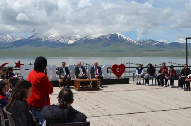 Bulanık’ta "Son Ayı" mesaisi: Kaymakam Koşansu öğrencilerle söyleşide buluştu 