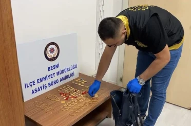 Bulduğu 6,5 milyonluk altın dolu çantayı polise teslim etti 