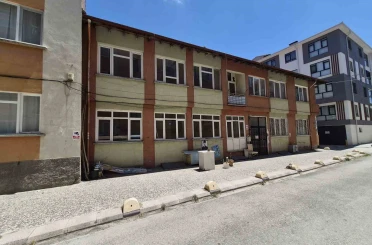 Bulunduğu sokağa renk katan ’Sevgililer ve Aşıklar Parkı’ artık yok 