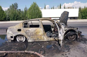 Burdur-Antalya kara yolunda otomobil yandı 