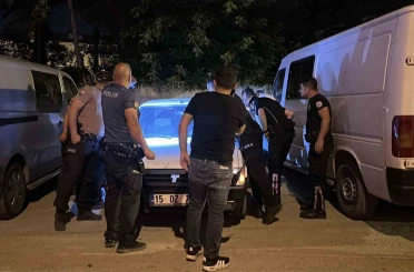 Burdur’da aracın içinde hareketsiz bulunan genç hastanede hayatını kaybetti 