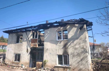 Burdur’da evde yangın paniği 
