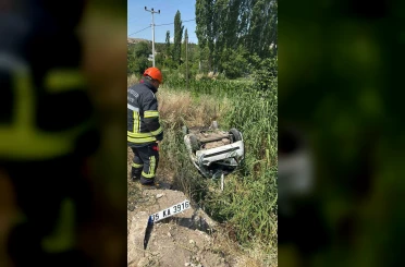 Burdur’da otomobil kanala düştü: 2 yaralı 
