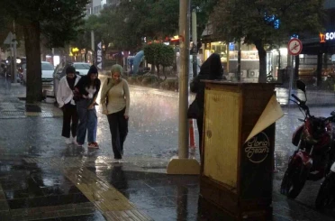 Burdur’da sağanak yağış 