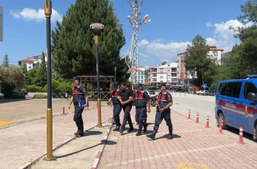 Burdur’da uyuşturucu partisi cezaevinde bitti 