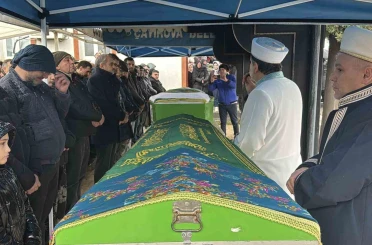 Burdur’daki kazada ölen aynı aileden 4 kişi Kocaeli’de toprağa verildi 