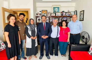 Burhaniye Kaymakamı şehit ailelerini ziyaret etti 