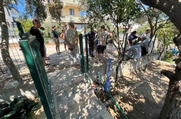 Burhaniye’de ağaç kesilmesine isyan 