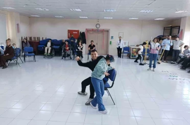 Burhaniye’de otizmliler için etkinlik düzenlendi 