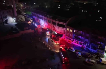 Bursa’da bir depoda çıkan yangın itfaiye ekiplerini harekete geçirdi 