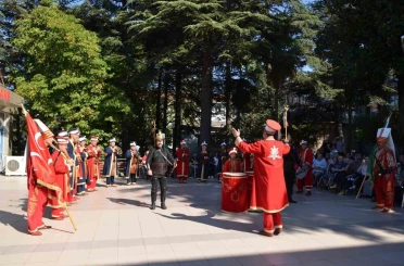 Bursa’da hastalar mehter takımı ile moral buldu 