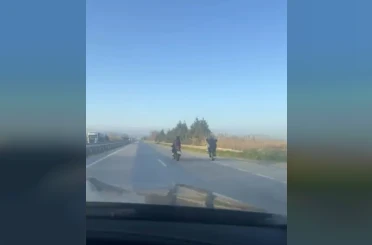 Bursa’da motosiklet sürücülerinin tehlikeli yolculuğu kamerada 