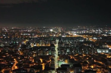 Bursalılar yeni yıla havai fişeklerle girdi 