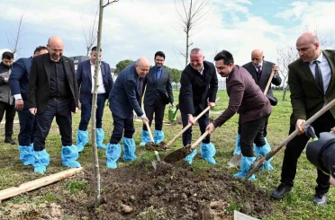 Bursa’nın fethinin 700’üncü yılında Karacabey’de fidanlar toprakla buluştu 