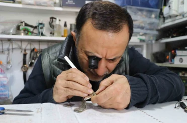 Büyük mekanizmadan kol saatlerine saatçilik mesleğinin sabır isteyen yolculuğu 