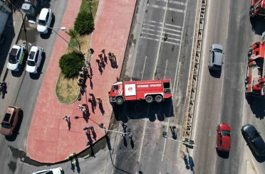 Büyükçekmece’de yangına giden itfaiye aracı devrildi: 2 yaralı 
