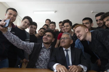 Büyükkılıç’tan, 10 bin öğrenciye 42 milyon TL’lik kırtasiye ve beslenme desteği 