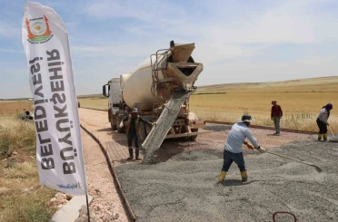 Büyükşehir, 3 ilçeyi beton yolla birbirine bağlıyor 