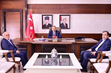 Büyükşehir Belediye Meclisi toplantısı öncesi Vali Canbolat, AK Parti ve CHP İl Başkanlarını ağırladı 