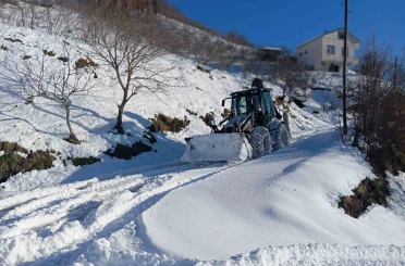 Büyükşehir ekipleri kapalı yol bırakmadı 