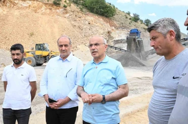Büyükşehir mobil konkasörlerle hem üretiyor hem hızlı hizmet veriyor 
