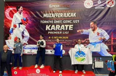 Büyükşehir sporcuları 3 farklı branşta kürsüye çıktı 