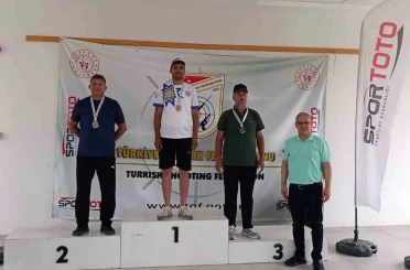 Büyükşehir sporcularından çifte başarı 