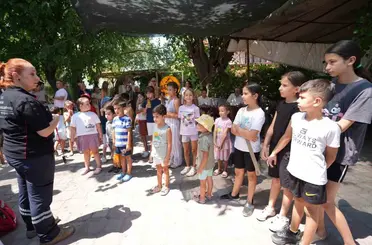Büyükşehir yangından etkilenen çocukların yanında
