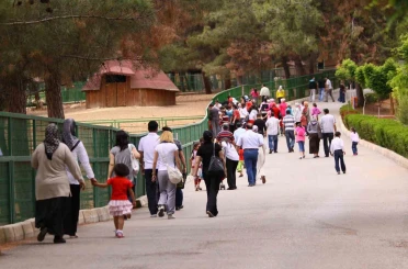 Büyükşehir’den 23 Nisan’da öğretmen ve öğrencilere anlamlı jest 