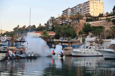 Büyükşehir’den vektörle mücadeleye denizden müdahale 