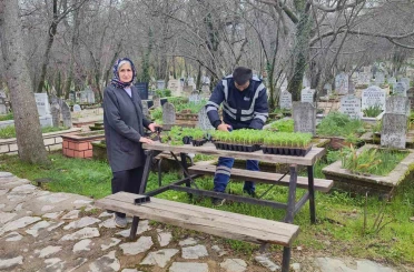 Büyükşehir’in mezarlıklarda bayram hazırlığı sürüyor