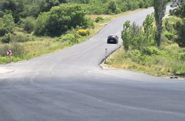 Büyüksümbüller ile Ortaköy arasındaki yol sıcak asfaltla yenilendi 