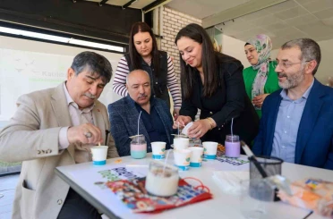 Cam atıklar değerleniyor, kavanozlar mum oluyor 