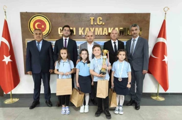 Çan Cumhuriyet İlkokulu Öğrencileri Akıl Zeka Oyunlarında Türkiye Finallerine Katıldı 