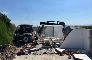 Çanakkale’de 15 kaçak yapı yıkıldı 