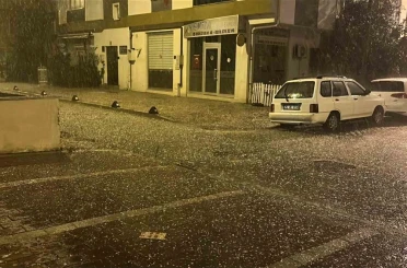 Çanakkale’de dolu yağışı etkili oldu 