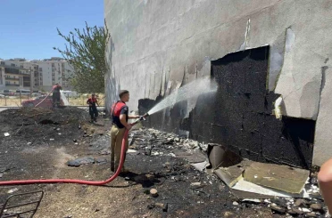 Çanakkale’de ev ve arabalar yanmaktan son anda kurtuldu 