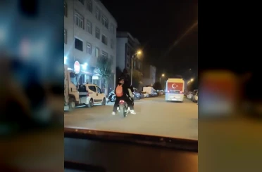Çanakkale’de motosiklete binen 5 genç adeta ölümle dans etti 