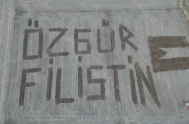 Çanakkaleli çiftçi Filistin’e destek için tarlasına ’Özgür Filistin’ yazdı 
