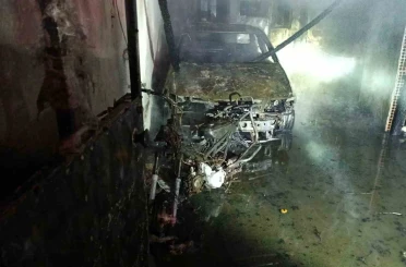 Çan’da çıkan yangında 1 otomobil ve 1 motosiklet yandı 