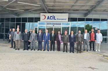 Çankırı’da protokol üyeleri, bayramda çalışan kurum personelleriyle bayramlaştı 