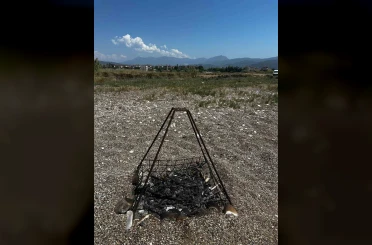 Caretta Caretta yuvasının üzerinde mangal ateşi yaktılar 