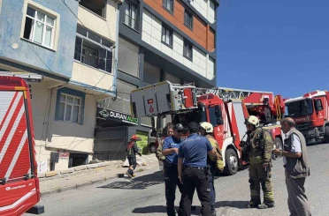Çatı katında çıkan yangının ardından dikkat çeken iddia: "Şikayet ettik, ev yandı" 