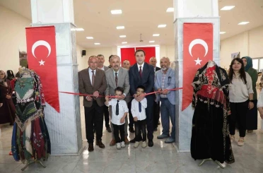 Çavdarhisar’da yılsonu sergisi açıldı 