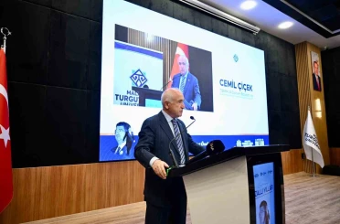 Cemil Çiçek: "Özal Türkiye’ye çağ atlattı, üç temel özgürlükle dönüşüm sağladı" 