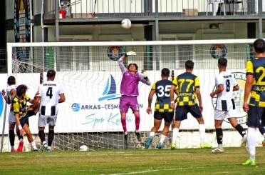 Çeşme’de derbi mücadelesinde gol sesi çıkmadı 