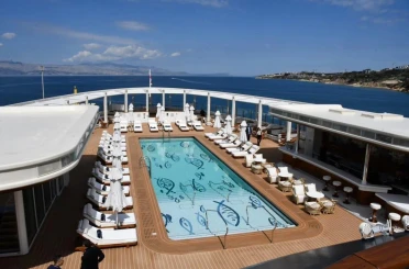 Çeşme’de kruvaziyer turizmi artıyor 