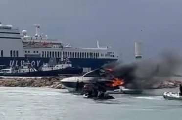 Çeşme’de motoryatta yangın paniği 