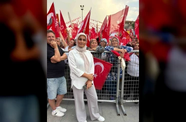 CHP Aksu Kadın Kolları Başkanı Menzil Çakmak görevinden istifa etti 
